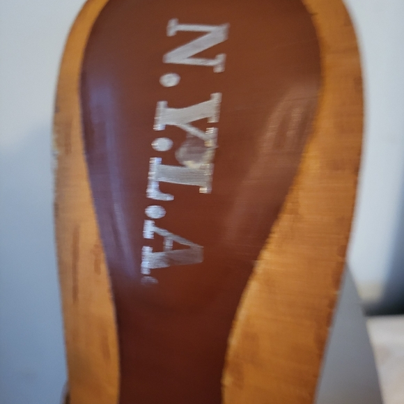 NYLA LADIES SHOES  WORN TWICE - Picture 5 of 7